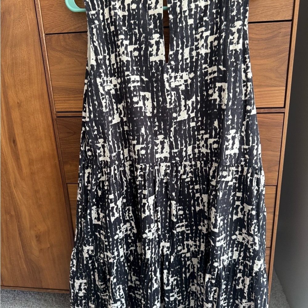Evereve Black and White Women's Dress - Picture 4 of 6